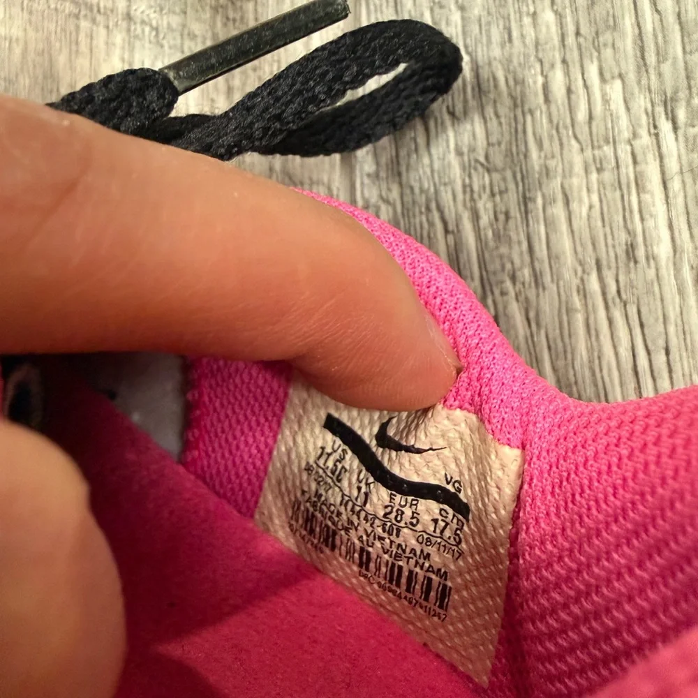 Nike Kids‎ Pink Soccer Cleats